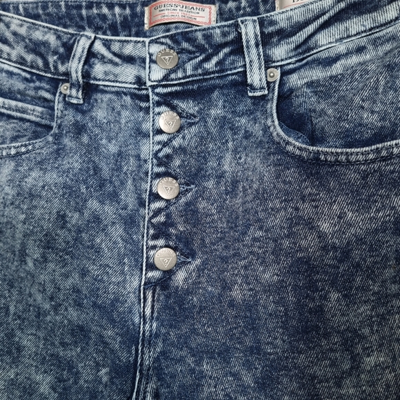 Guess 1981 Mom Skinny Women's Jeans 30W 29L Acid Wash Blue Tapered 80s Style - Picture 2 of 14